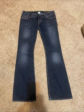 Silver Jeans Dark Blue Flare Jeans size 31/36 in excellent condition